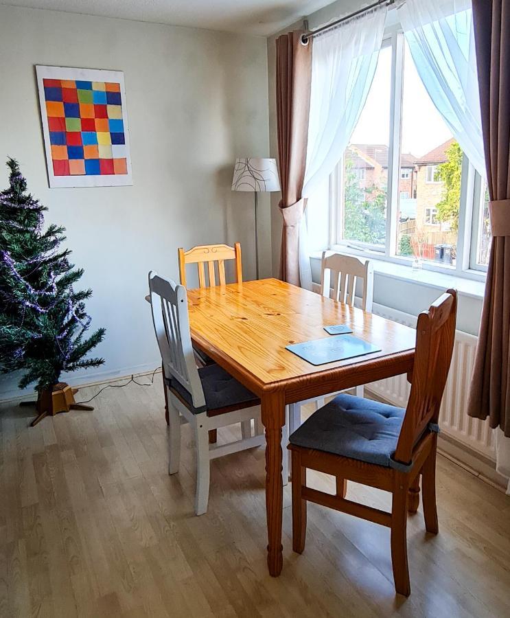 Sw19 - Quiet Split-Level 2-Bedroom Maisonette With Garden London Eksteriør billede