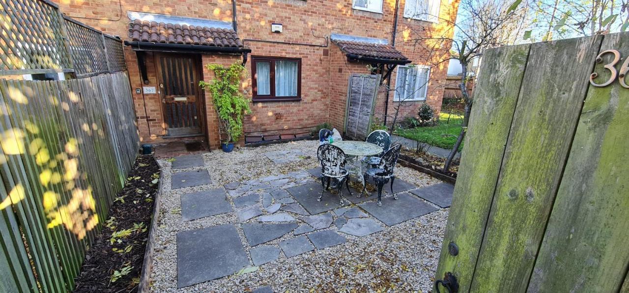 Sw19 - Quiet Split-Level 2-Bedroom Maisonette With Garden London Eksteriør billede